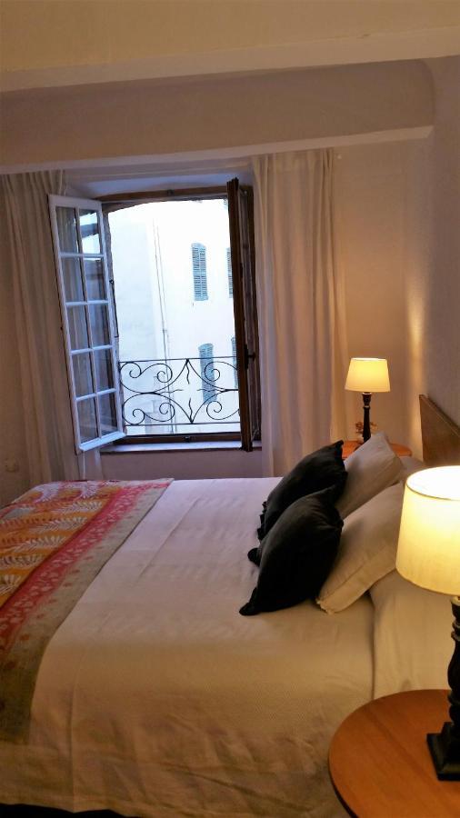 Ana'S Guest House Chambres D'Hotes Aups Exterior foto